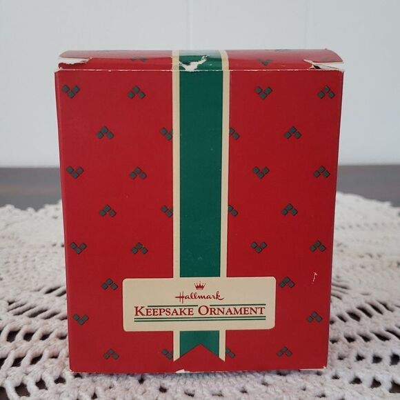 Vintage 1984 Hand-Painted Fine Porcelain Hallmark Keepsake Ornament - Katybeth - Picture 9 of 13